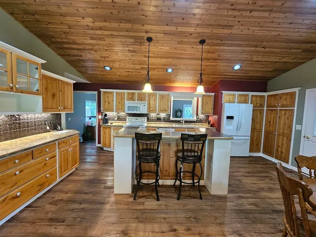 $599,000 | W6714 Porters Lake Road, Wautoma, WI 54982