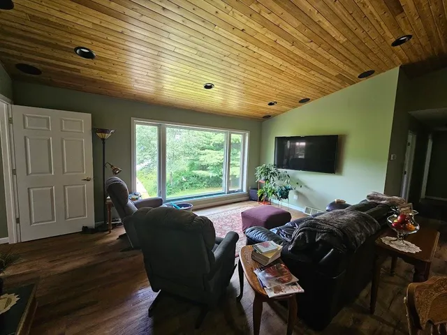 $599,000 | W6714 Porters Lake Road, Wautoma, WI 54982