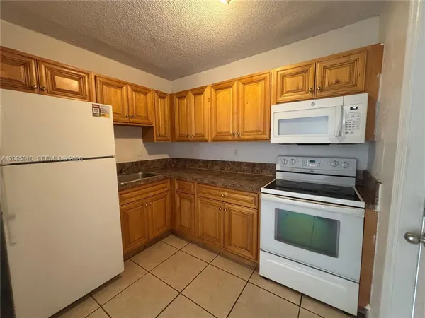 $1,900 | 8275 Northeast Miami Court, Unit 202, Miami, FL 33138