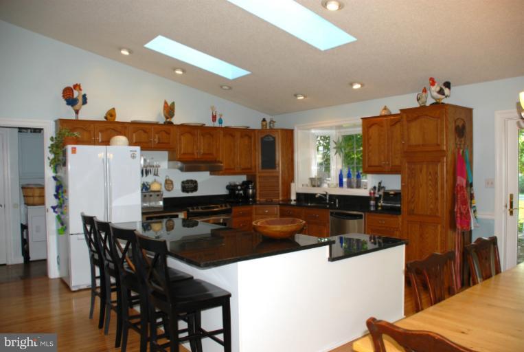 11707 Walnut Point Road Hagerstown, MD 21740 - Photo 20 of 30 Kitchen