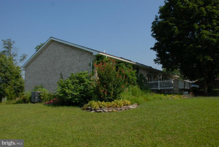 11707 Walnut Point Road Hagerstown, MD 21740 - Photo 22 of 30 Exterior (Rear)