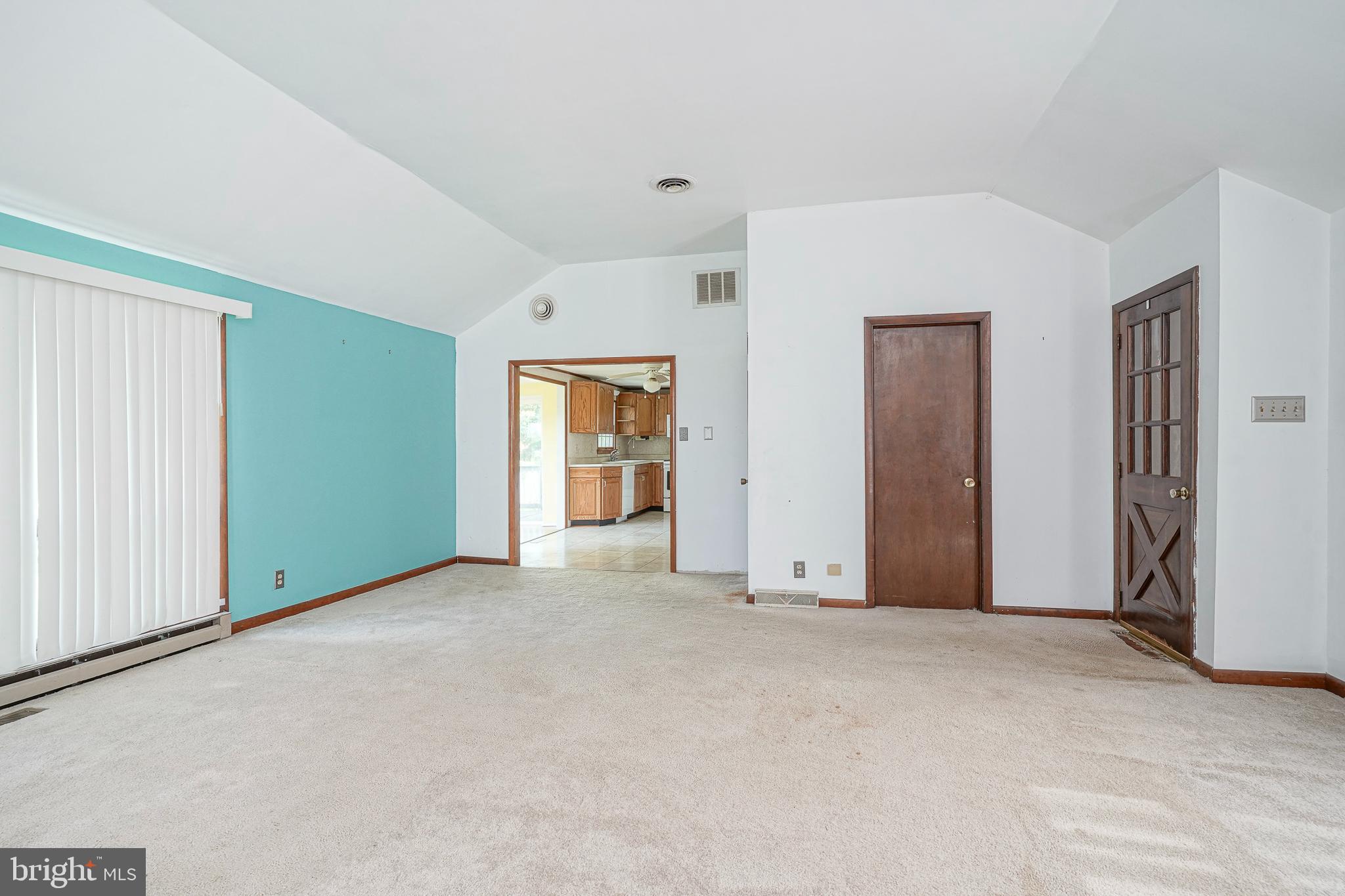 69 Buckhorn Road Salem, NJ 08079 - Photo 22 of 38 an empty room with windows and closet