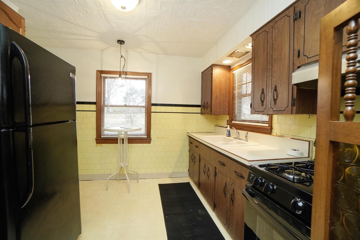 842 West Galbraith Road Cincinnati, OH 45231 - Photo 12 of 27 Gallery Image 12