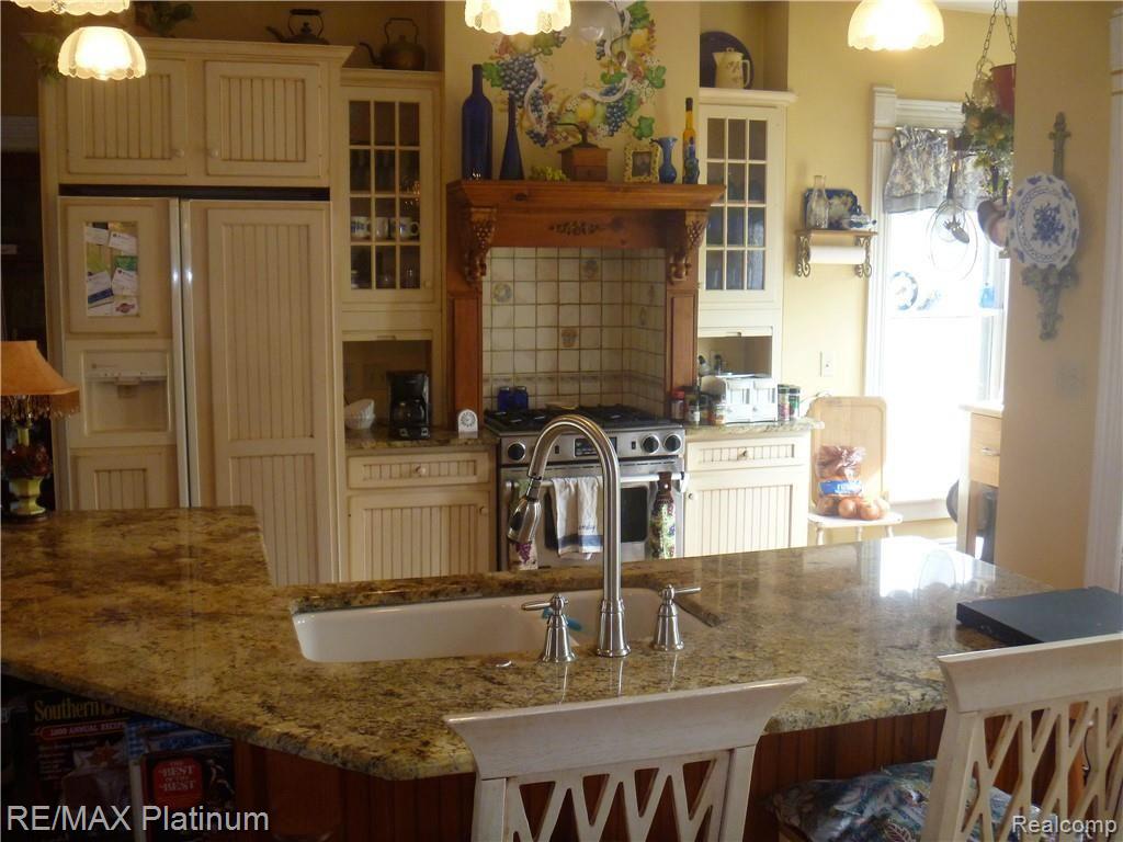 703 North State Street Howell, MI 48843 - Photo 2 of 14 Kitchen