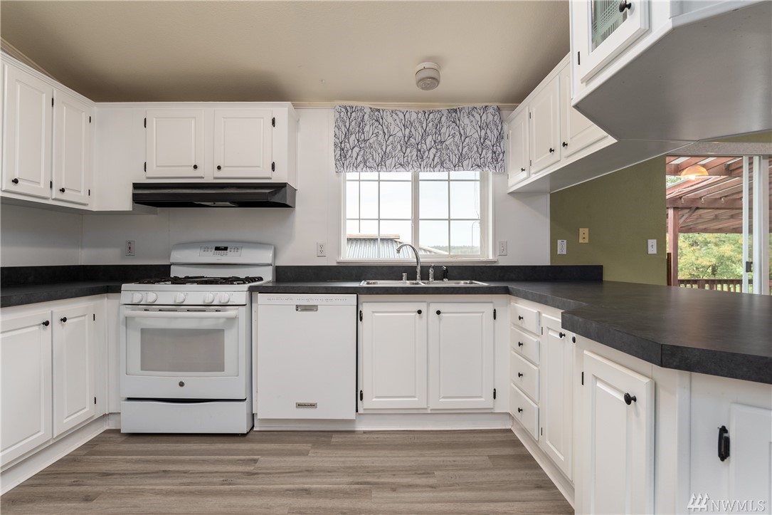 8046 Collins Road Sedro-Woolley, WA 98284 - Photo 12 of 25 Gallery Image 12