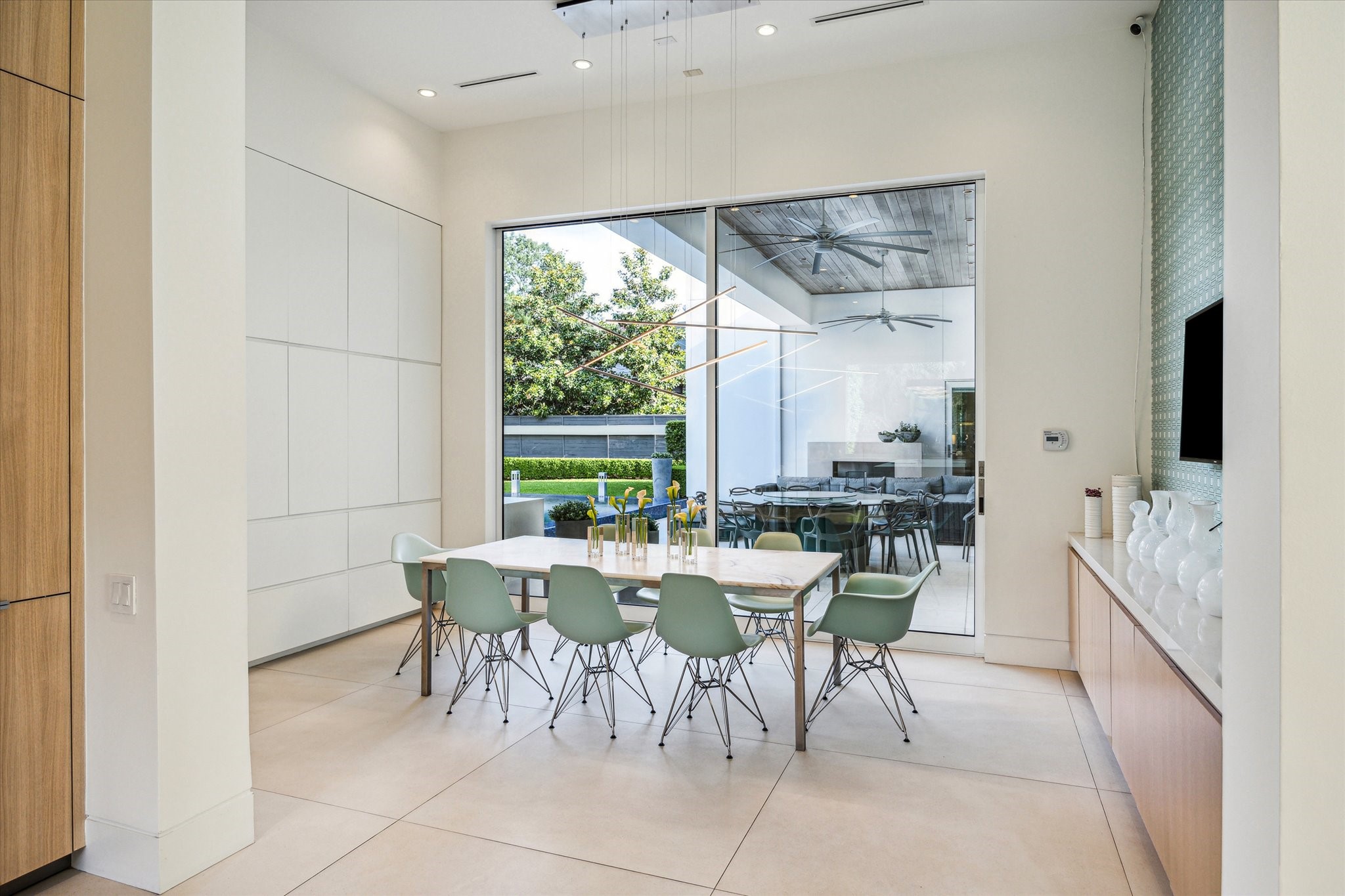 311 Brown Saddle Road Houston, TX 77057 - Photo 19 of 48