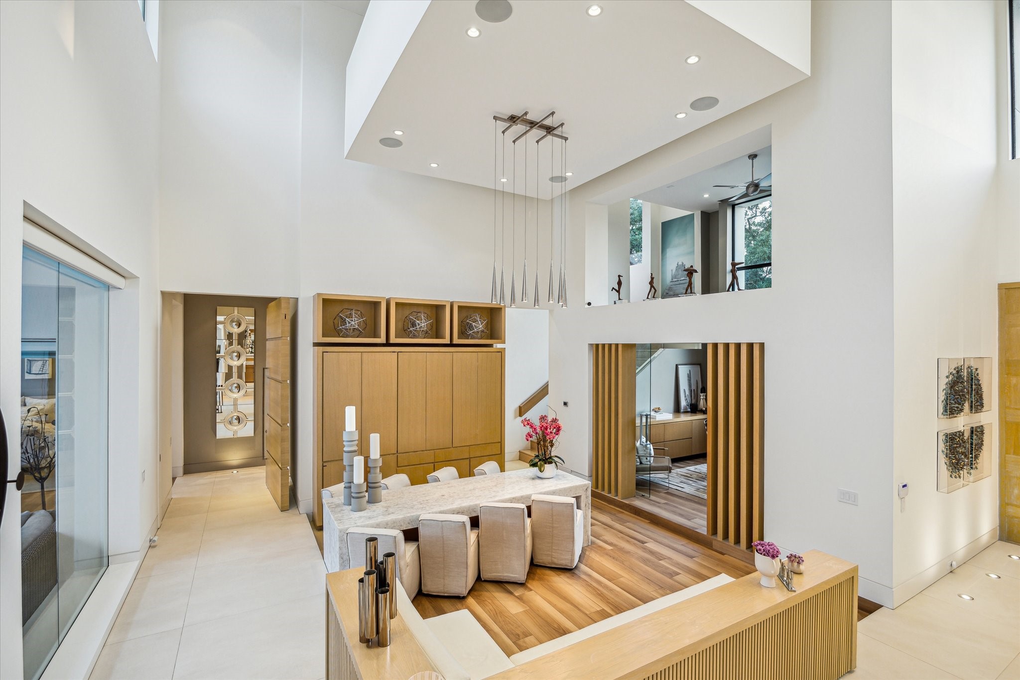 311 Brown Saddle Road Houston, TX 77057 - Photo 8 of 48