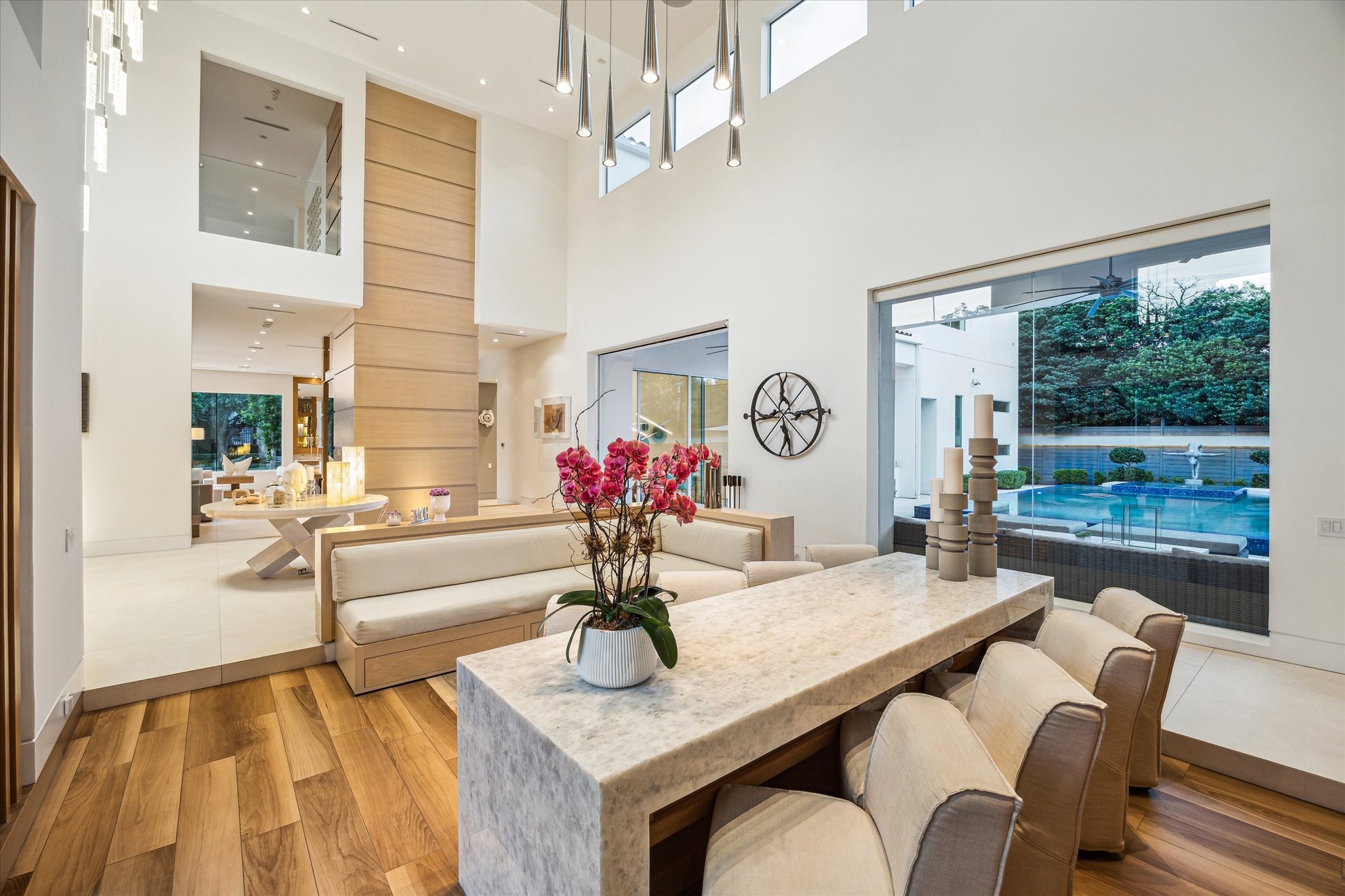 311 Brown Saddle Road Houston, TX 77057 - Photo 9 of 48