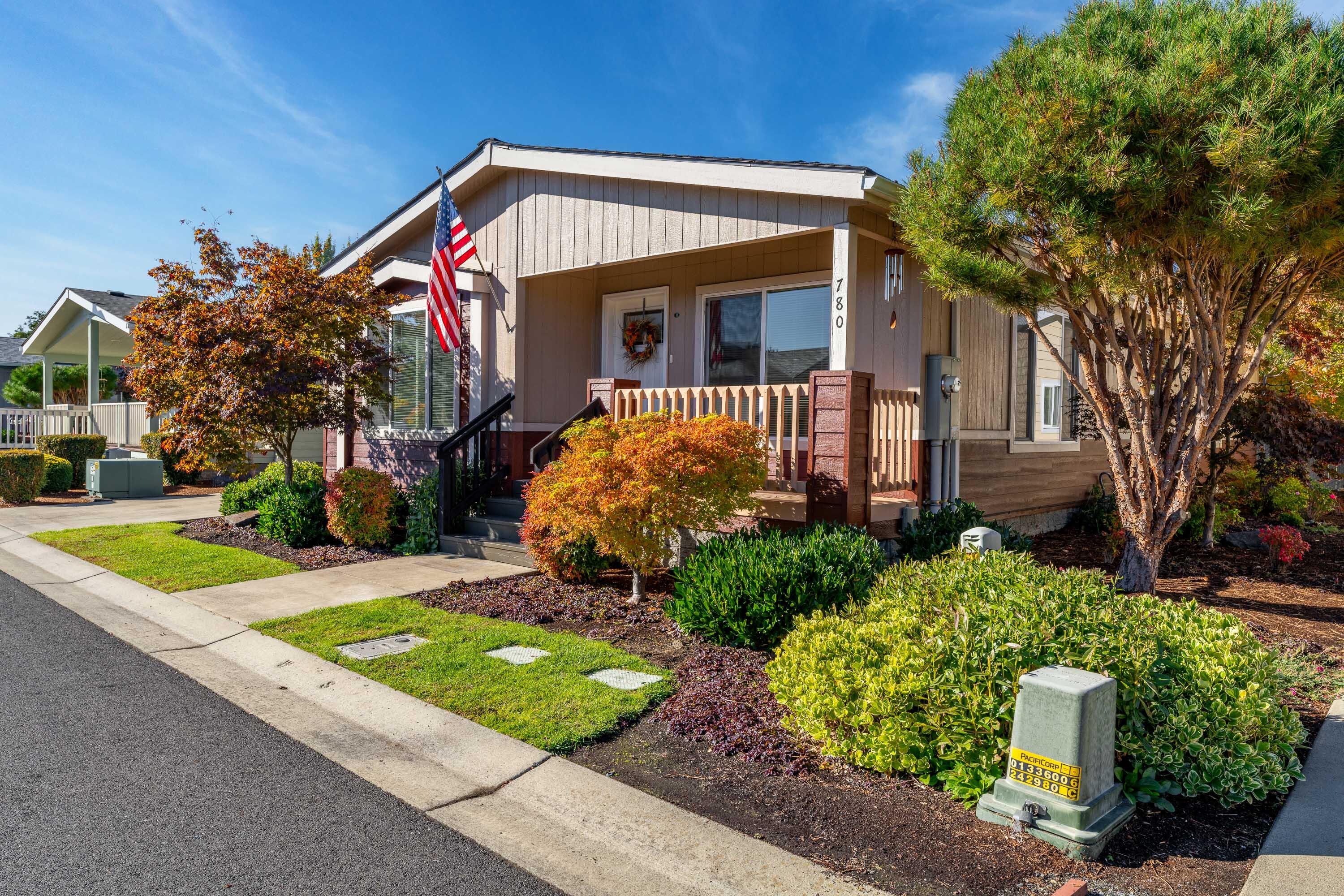 780 Kings Way Grants Pass, OR 97526 - Photo 1 of 24 EXT (2 of 8)