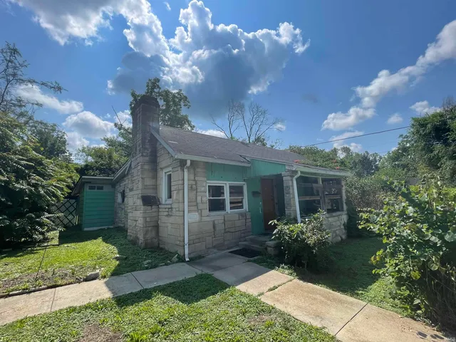 $124,900 | 220 North Adams Street, Bloomington, IN 47404