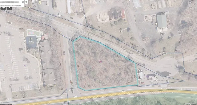 a view of a tennis court