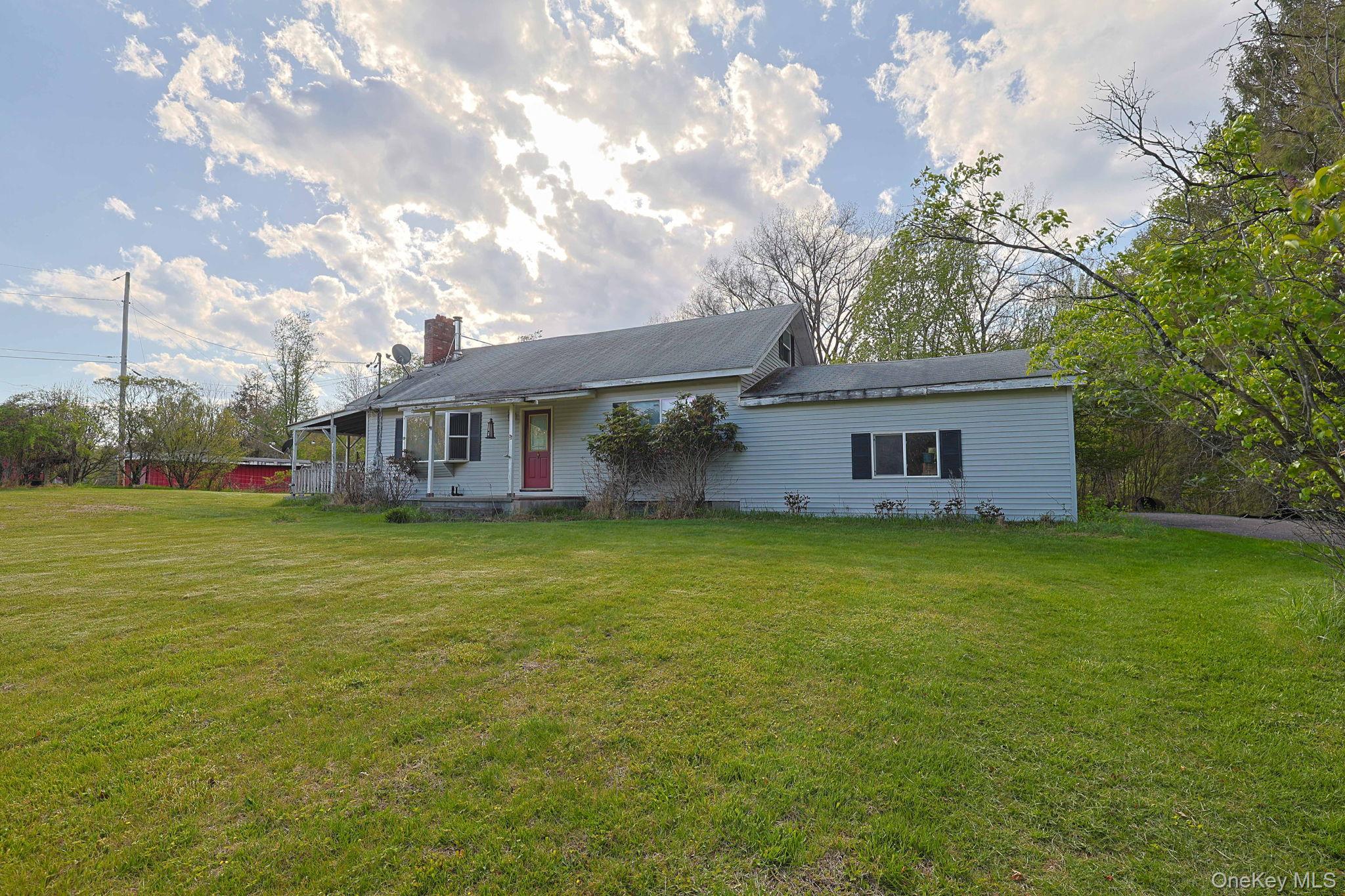 1087 Samsonville Road Kerhonkson, NY 12446 - Photo 2 of 28