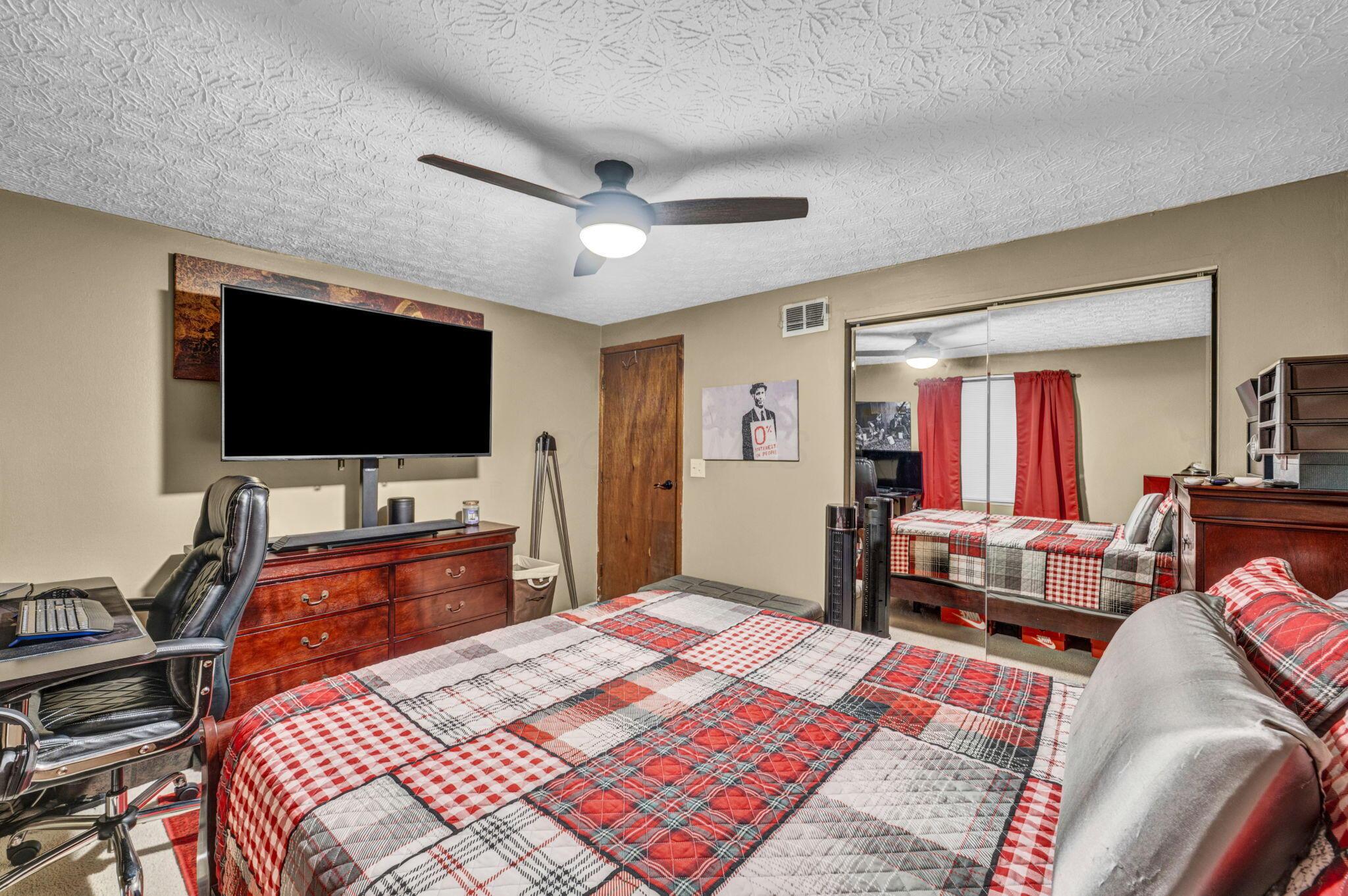 717 Cherry Hollow Road, Unit B Columbus, OH 43228 - Photo 24 of 33 26-web-or-mls-Cherry Hollow_7