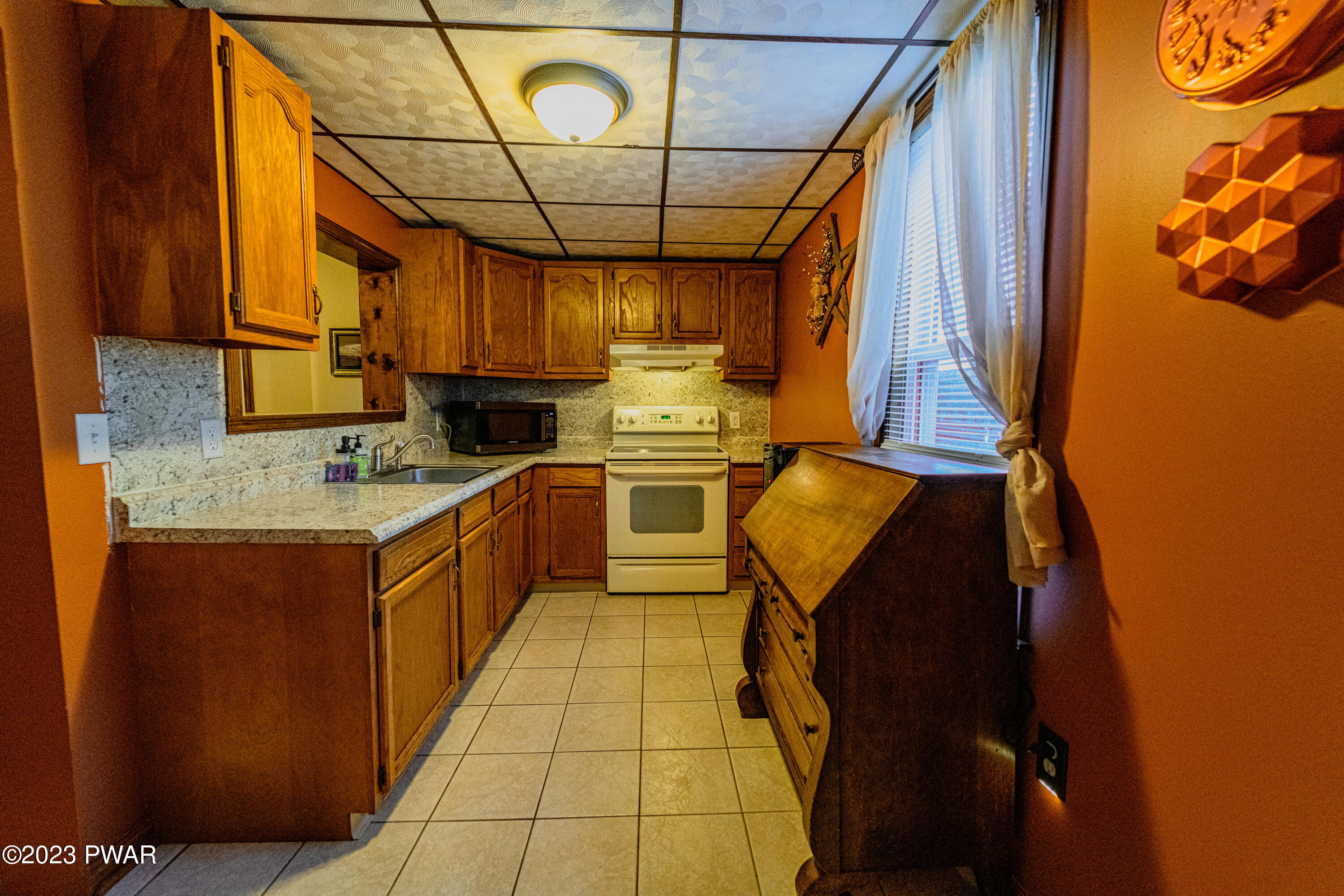 1019 Ridge Avenue Scranton, PA 18510 - Photo 6 of 23