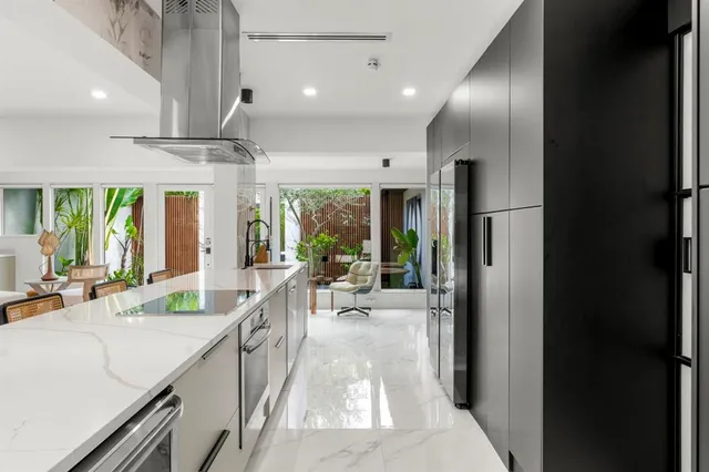 $2,700,000 | 2711 Northeast 19th Street, Fort Lauderdale, FL 33305