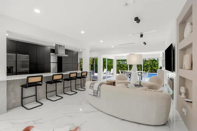 $2,700,000 | 2711 Northeast 19th Street, Fort Lauderdale, FL 33305