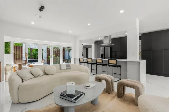 $2,700,000 | 2711 Northeast 19th Street, Fort Lauderdale, FL 33305