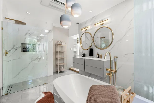 $2,700,000 | 2711 Northeast 19th Street, Fort Lauderdale, FL 33305