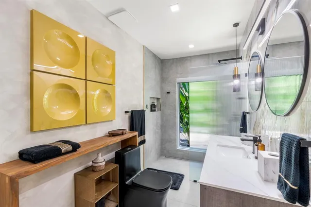 $2,700,000 | 2711 Northeast 19th Street, Fort Lauderdale, FL 33305