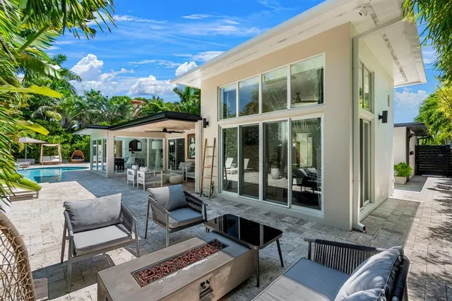 $2,700,000 | 2711 Northeast 19th Street, Fort Lauderdale, FL 33305