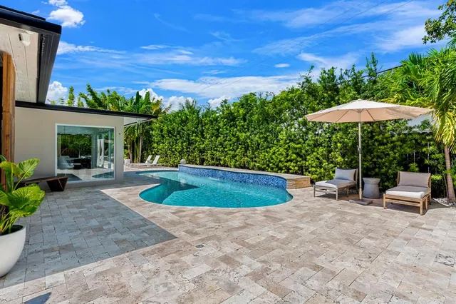 $2,700,000 | 2711 Northeast 19th Street, Fort Lauderdale, FL 33305