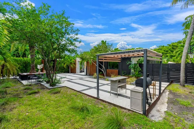 $2,700,000 | 2711 Northeast 19th Street, Fort Lauderdale, FL 33305