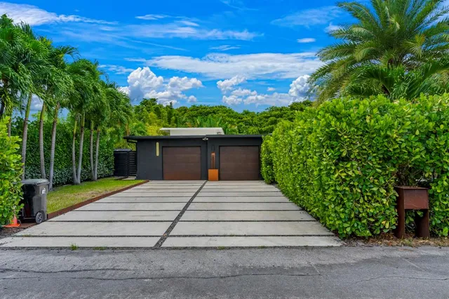 $2,700,000 | 2711 Northeast 19th Street, Fort Lauderdale, FL 33305