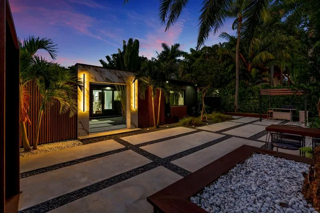 $2,700,000 | 2711 Northeast 19th Street, Fort Lauderdale, FL 33305