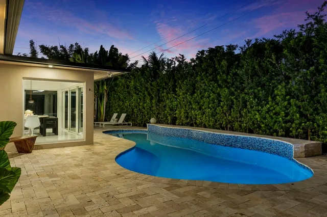 $2,700,000 | 2711 Northeast 19th Street, Fort Lauderdale, FL 33305