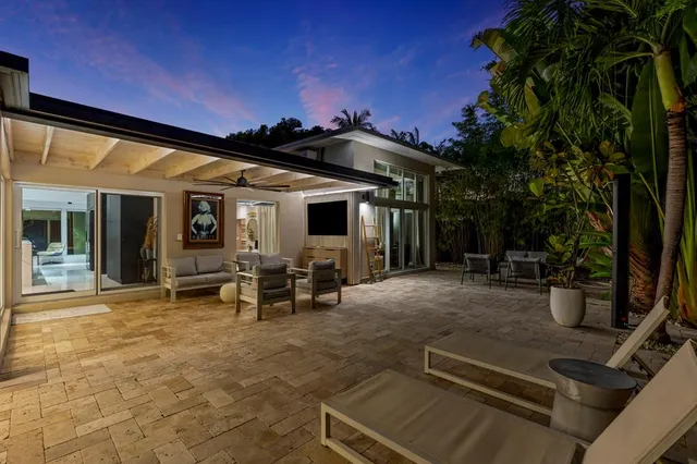 $2,700,000 | 2711 Northeast 19th Street, Fort Lauderdale, FL 33305