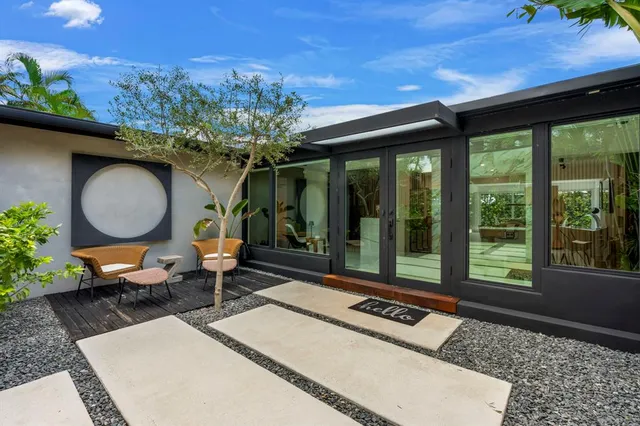 $2,700,000 | 2711 Northeast 19th Street, Fort Lauderdale, FL 33305