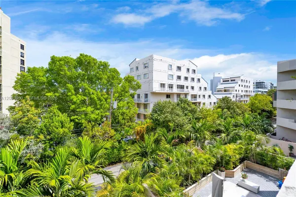 $1,470,000 | 101 Crandon Boulevard, Unit 367, Key Biscayne, FL 33149