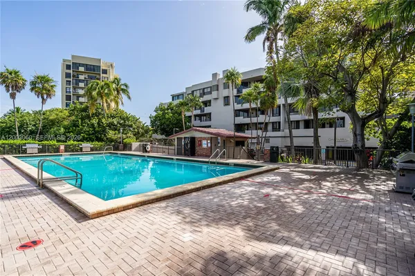 $1,470,000 | 101 Crandon Boulevard, Unit 367, Key Biscayne, FL 33149