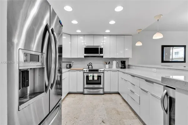 $1,470,000 | 101 Crandon Boulevard, Unit 367, Key Biscayne, FL 33149