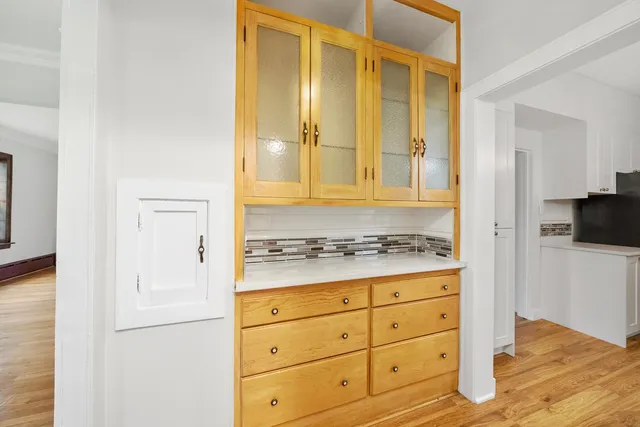 $650,000 | 9209 South Hoyne Avenue, Chicago, IL 60643