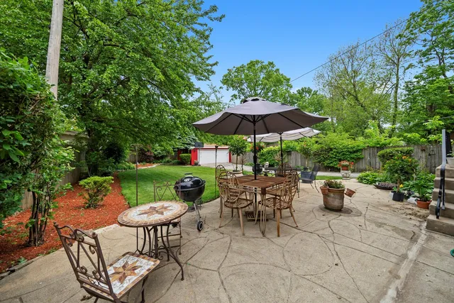 $650,000 | 9209 South Hoyne Avenue, Chicago, IL 60643