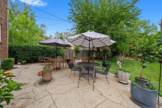 $650,000 | 9209 South Hoyne Avenue, Chicago, IL 60643