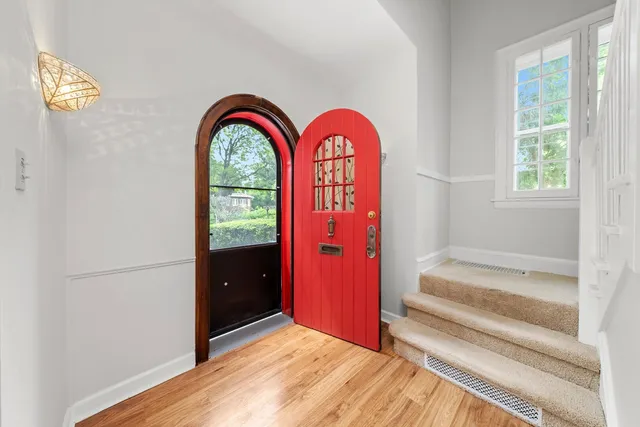 $650,000 | 9209 South Hoyne Avenue, Chicago, IL 60643