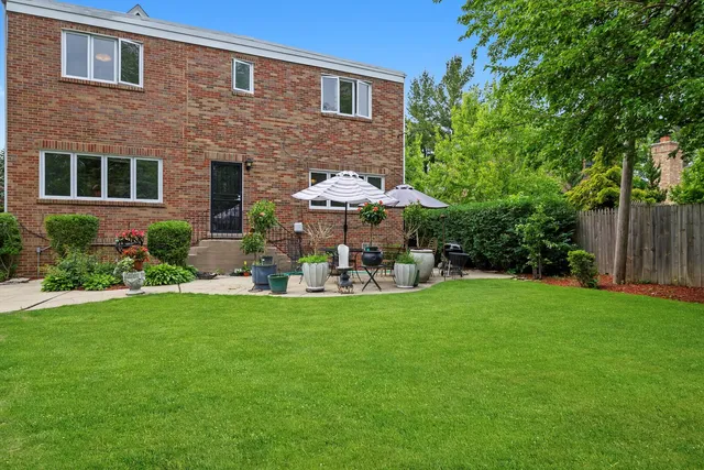 $650,000 | 9209 South Hoyne Avenue, Chicago, IL 60643