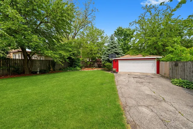 $650,000 | 9209 South Hoyne Avenue, Chicago, IL 60643