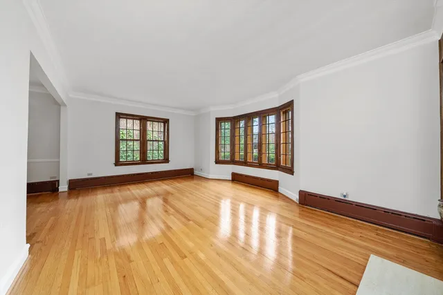 $650,000 | 9209 South Hoyne Avenue, Chicago, IL 60643