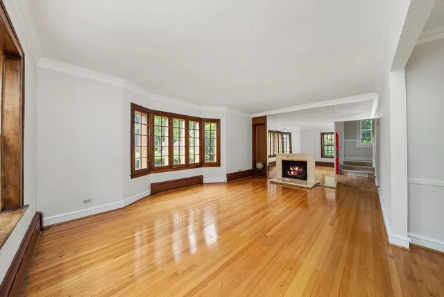 $650,000 | 9209 South Hoyne Avenue, Chicago, IL 60643