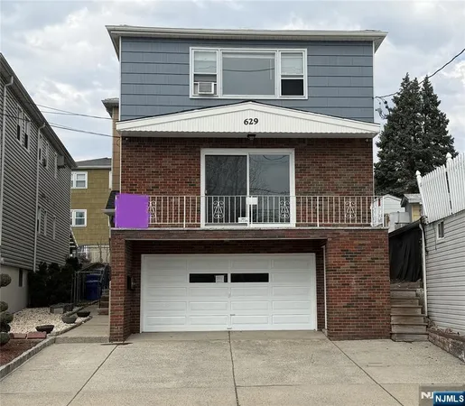 a building view with outdoor space