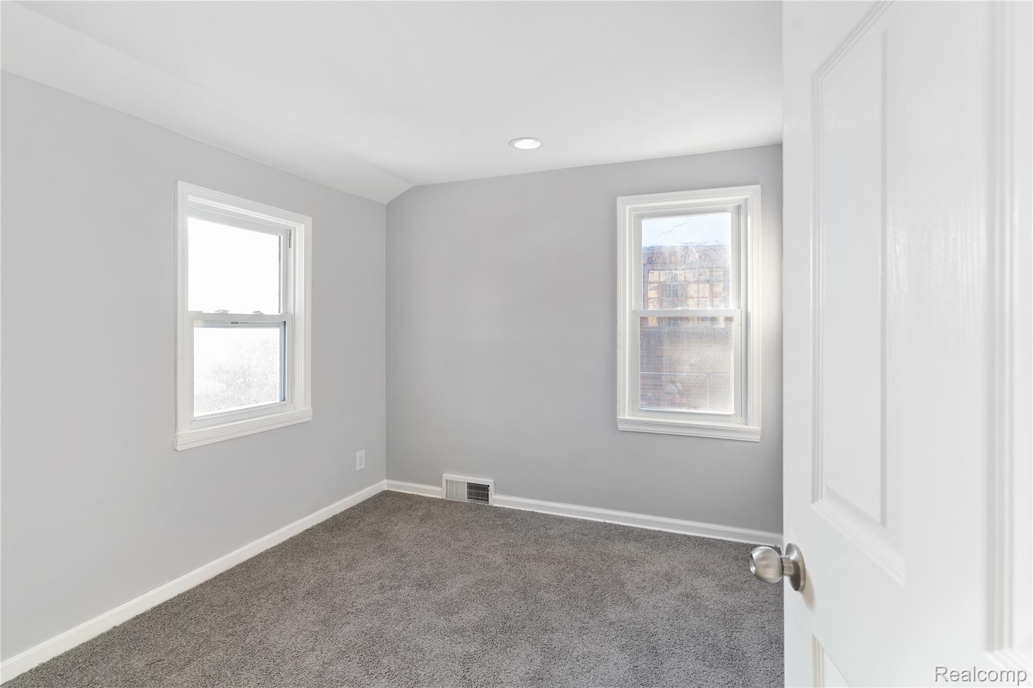 14240 Stahelin Road Detroit, MI 48223 - Photo 13 of 14 DSC00945.jpg