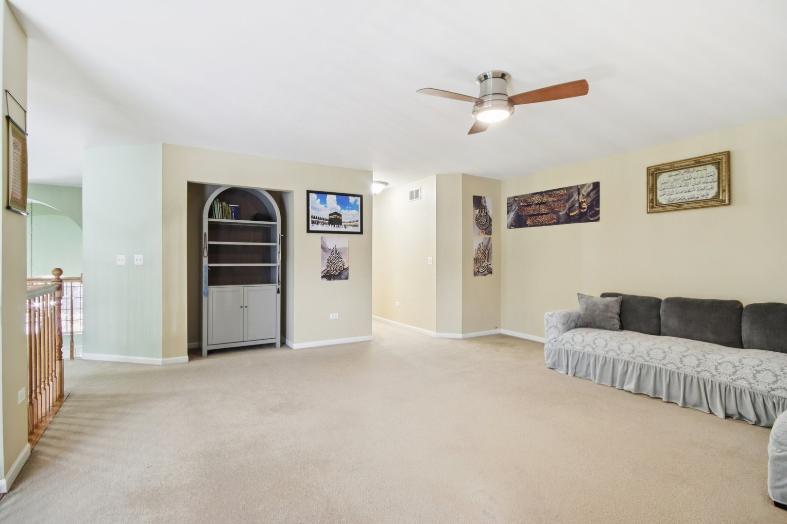 2930 Kelly Drive Elgin, IL 60124 - Photo 24 of 45 a living room with furniture and ceiling fan