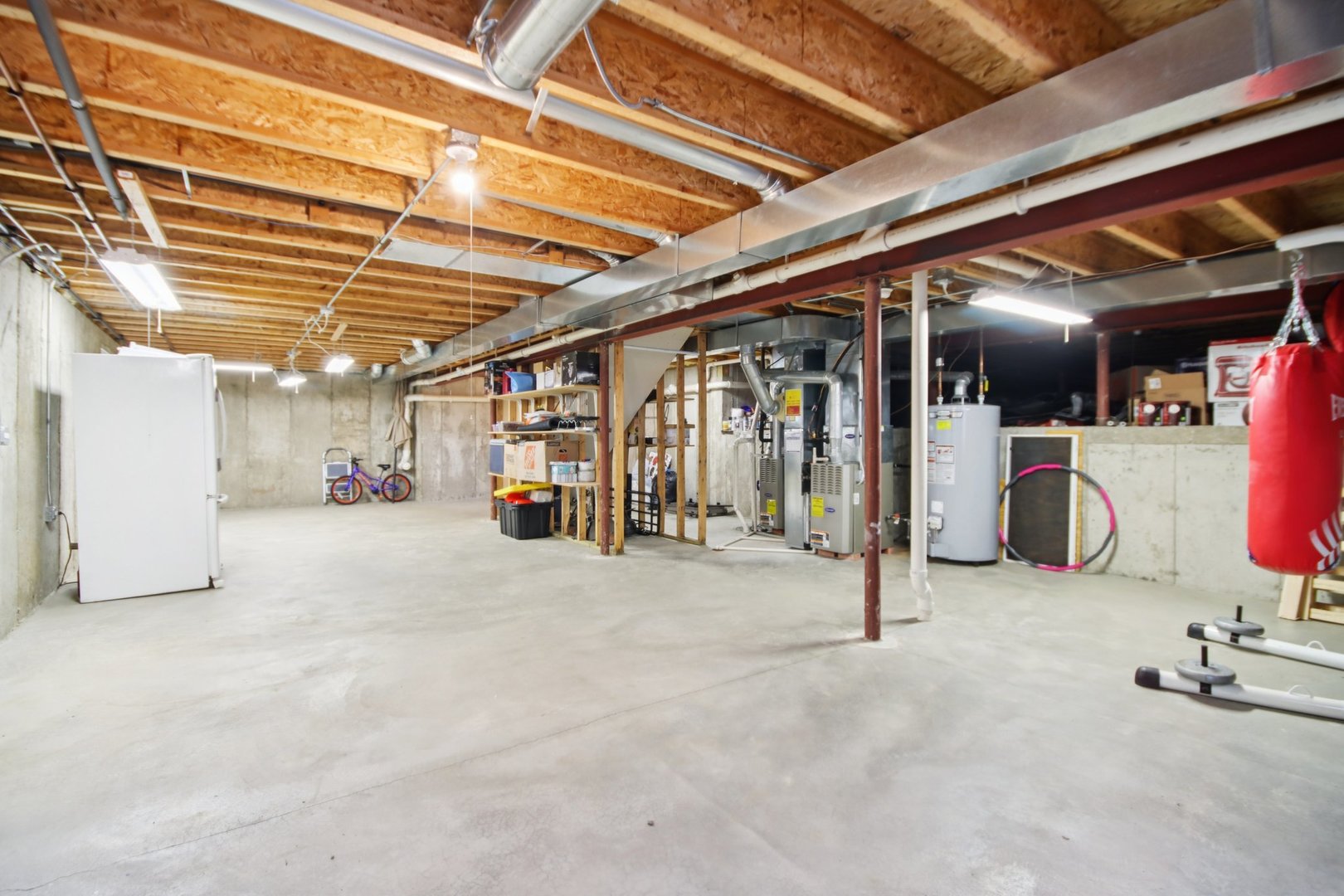 2930 Kelly Drive Elgin, IL 60124 - Photo 37 of 45 a view of a room with gym equipment