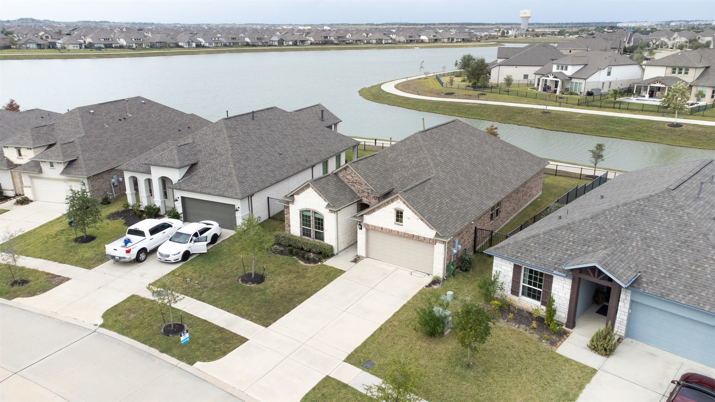 2725 Arbor Edge Crossing La Marque, TX 77568 - Photo 35 of 38 an aerial view of a house with outdoor space