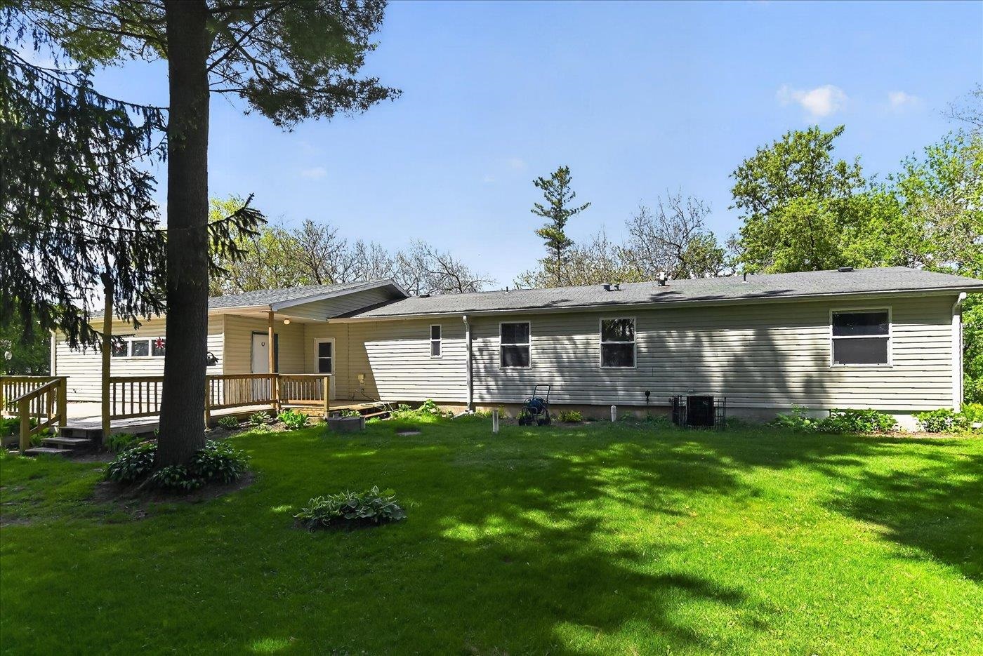 6610 Cemetery Road Sun Prairie, WI 53590 - Photo 6 of 60