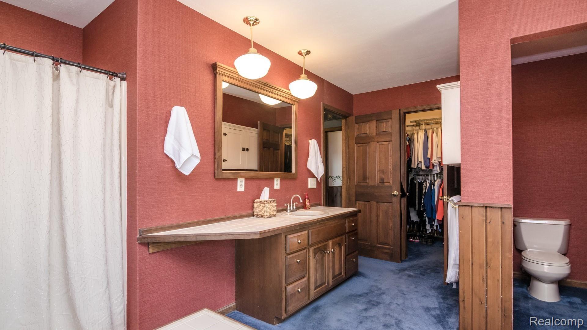 7231 Toma Road Dexter, MI 48130 - Photo 20 of 44 MasterBath2.jpg