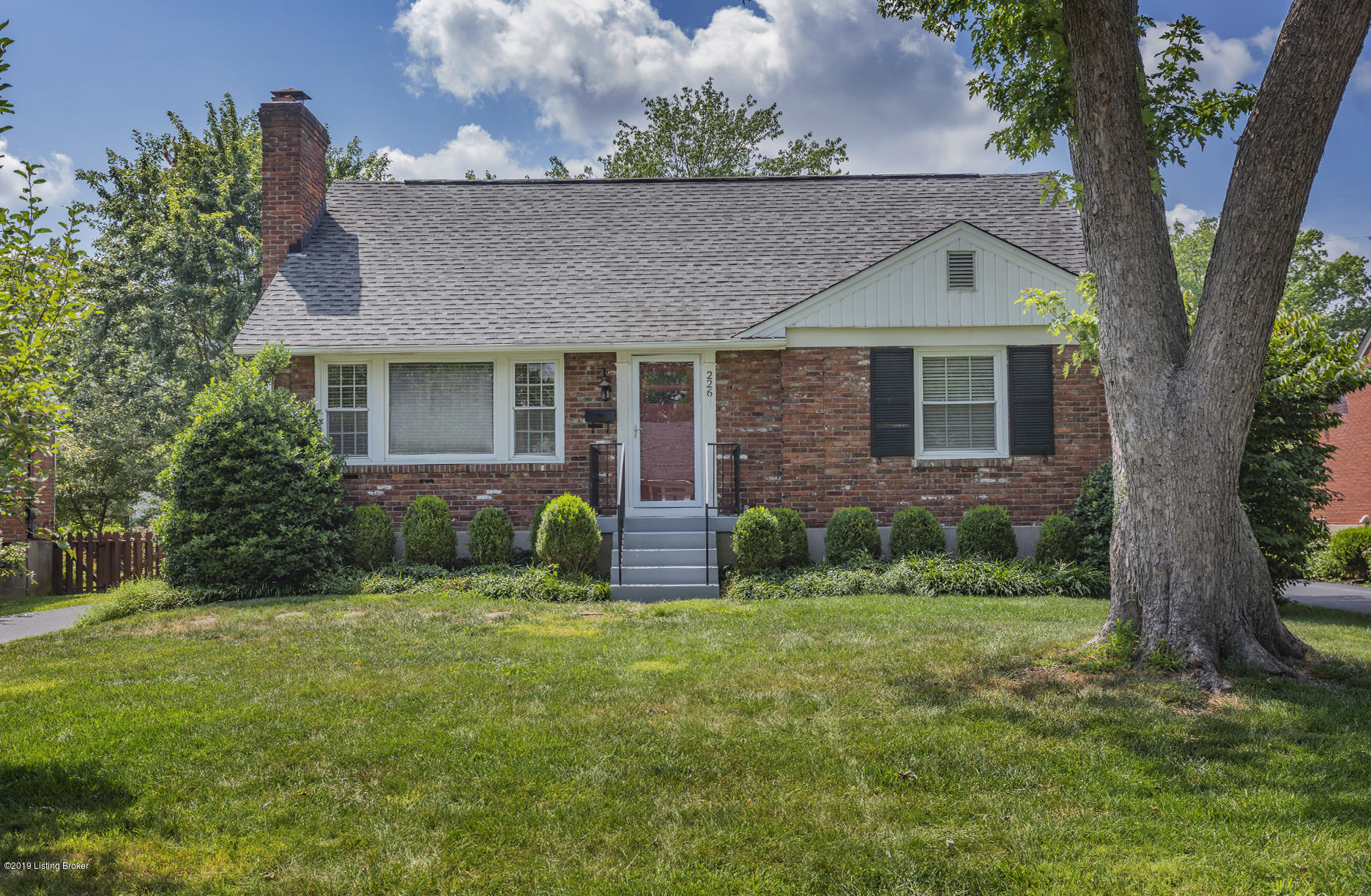 226 Tyne Road Louisville, KY 40207 - Photo 1 of 47 226-Tyne-Rd-002